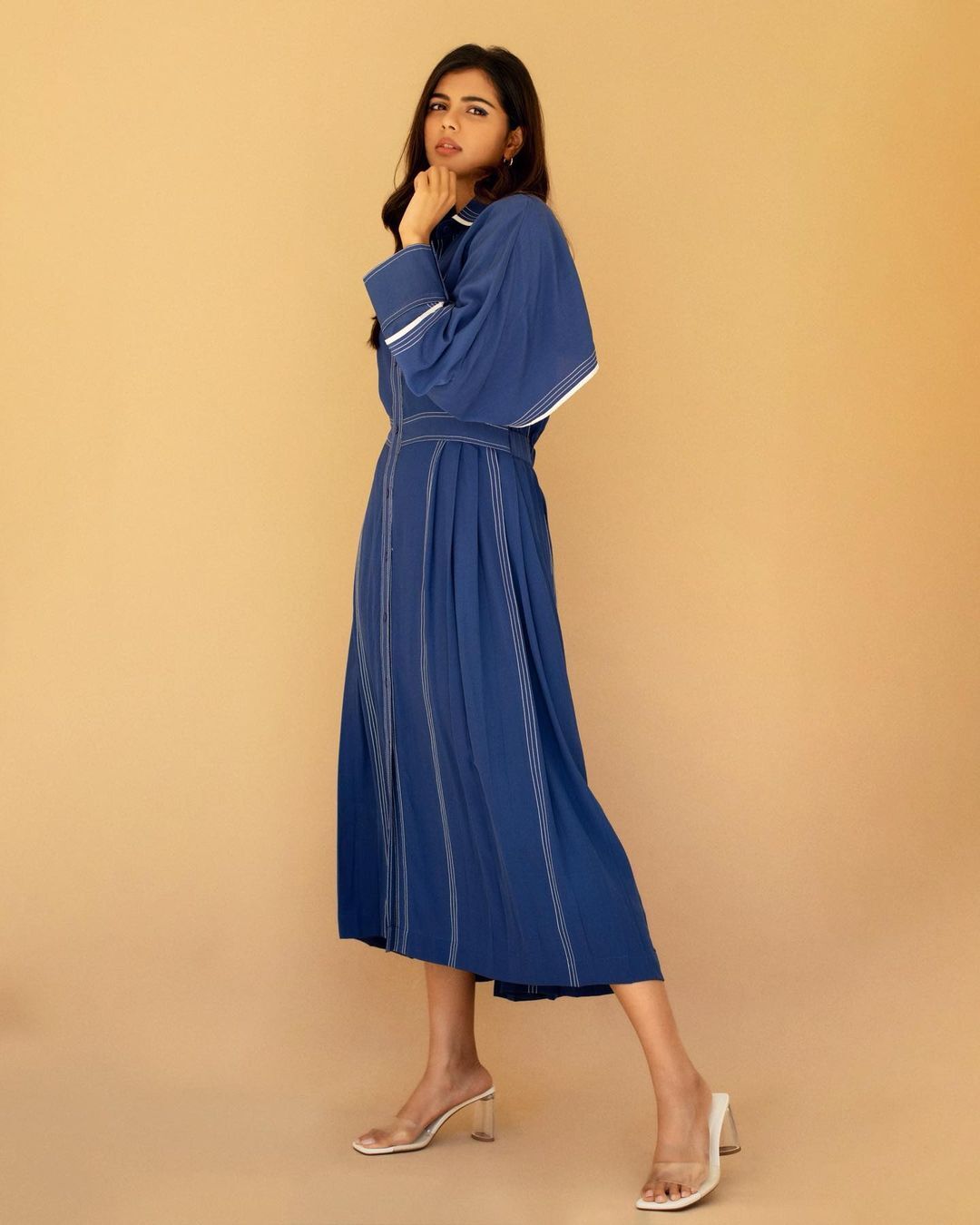 സോ കൂൾ കൽ സോൺ! കണ്ടിട്ട് ദുൽഖറിന് പോലും മനസ്സിലായില്ല,  കല്യാണിയുടെ പുത്തൻ ലുക്ക്, ചിത്രങ്ങൾ