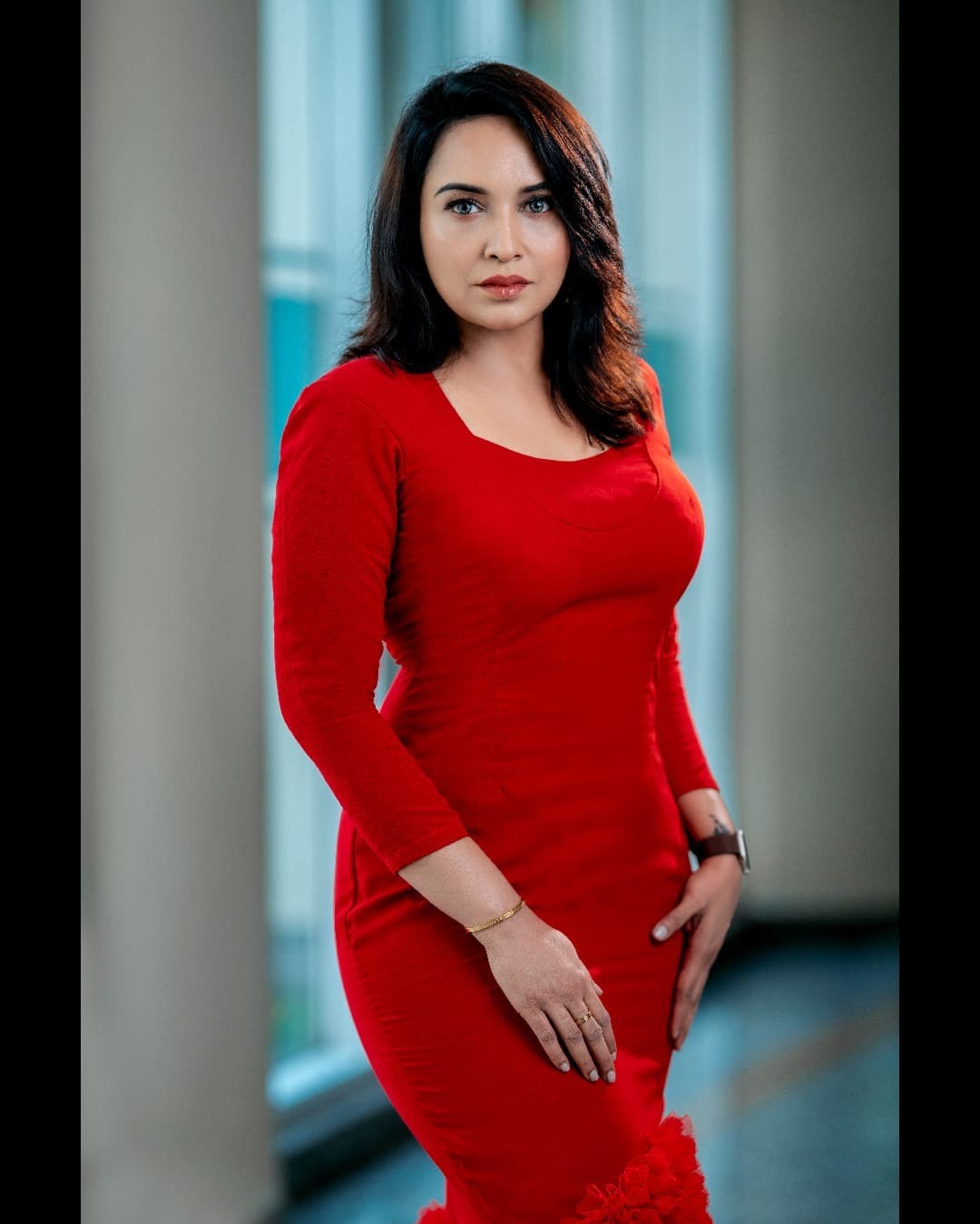 'റെഡ് ലേഡി' അല്ല.. ഇത് നമ്മുടെ സ്വന്തം ലെന.. പുതിയ ലുക്ക് വൈറൽ