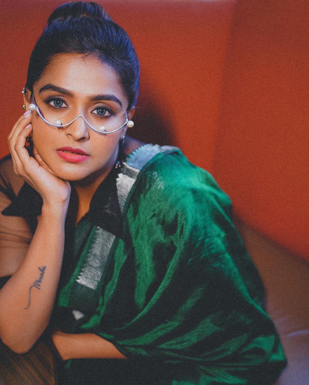 രമ്യാ... ഇത് എന്തൊരു മേക്കോവറാണ്; പൊളി ലുക്കെന്ന് ആരാധകര്‍, വൈറല്‍ ഫോട്ടോഷൂട്ട്