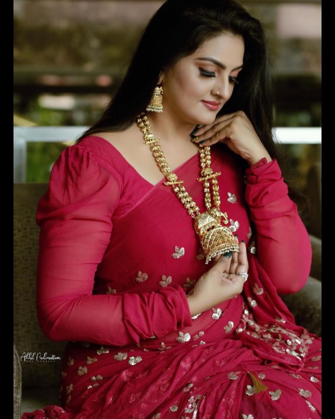 സാരിയില്‍ അതീവ സുന്ദരിയായി സുചിത്ര; ഫോട്ടോഷൂട്ട് ഏറ്റെടുത്ത് ആരാധകര്‍