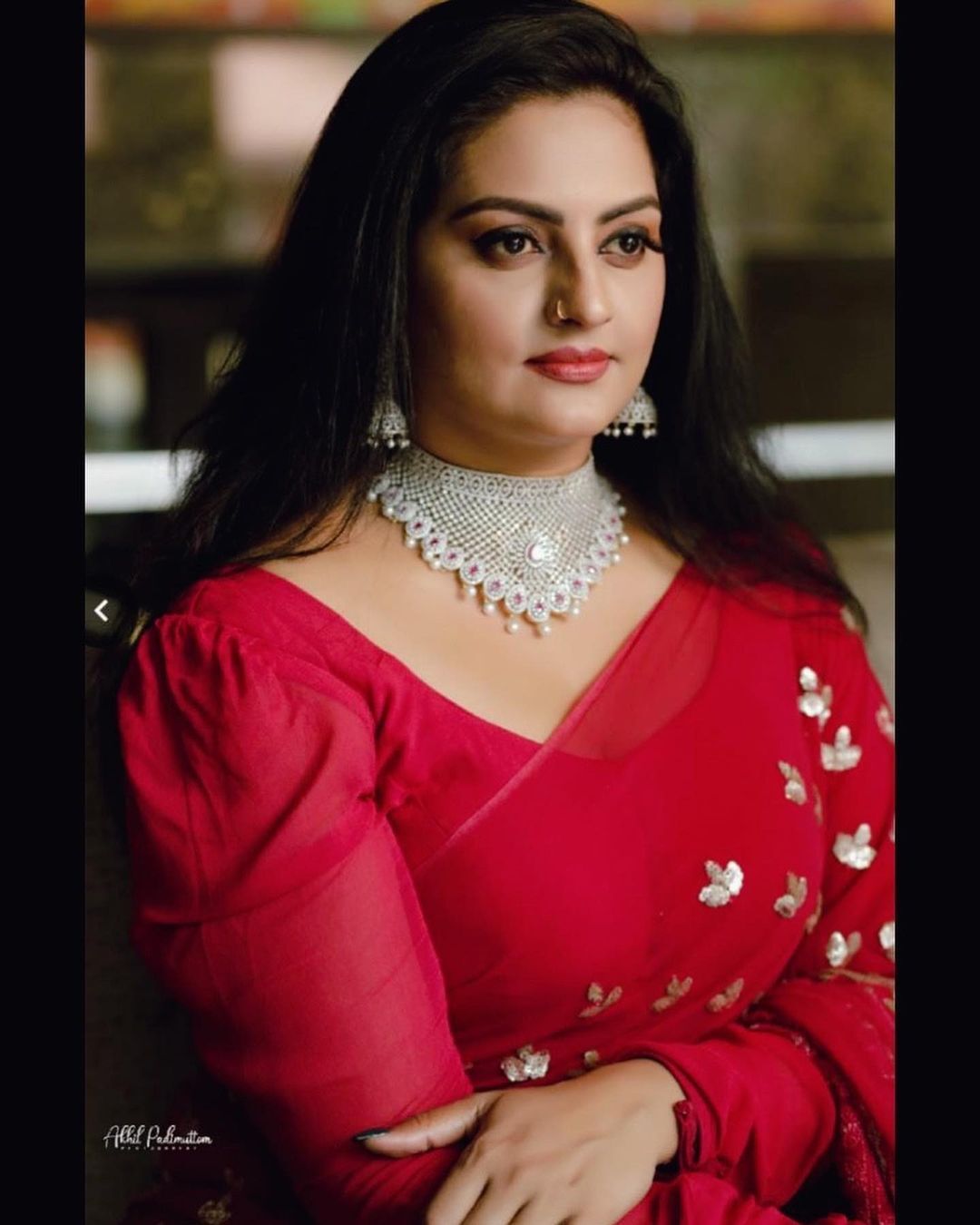 സാരിയില്‍ അതീവ സുന്ദരിയായി സുചിത്ര; ഫോട്ടോഷൂട്ട് ഏറ്റെടുത്ത് ആരാധകര്‍