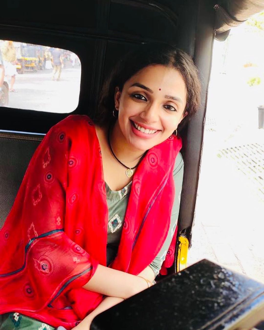 ഓട്ടോയില്‍ ഒരു കറക്കം ആയാലോ; പുതിയ ചിത്രങ്ങള്‍ പങ്കുവച്ച് ആന്‍ അഗസ്റ്റിന്‍