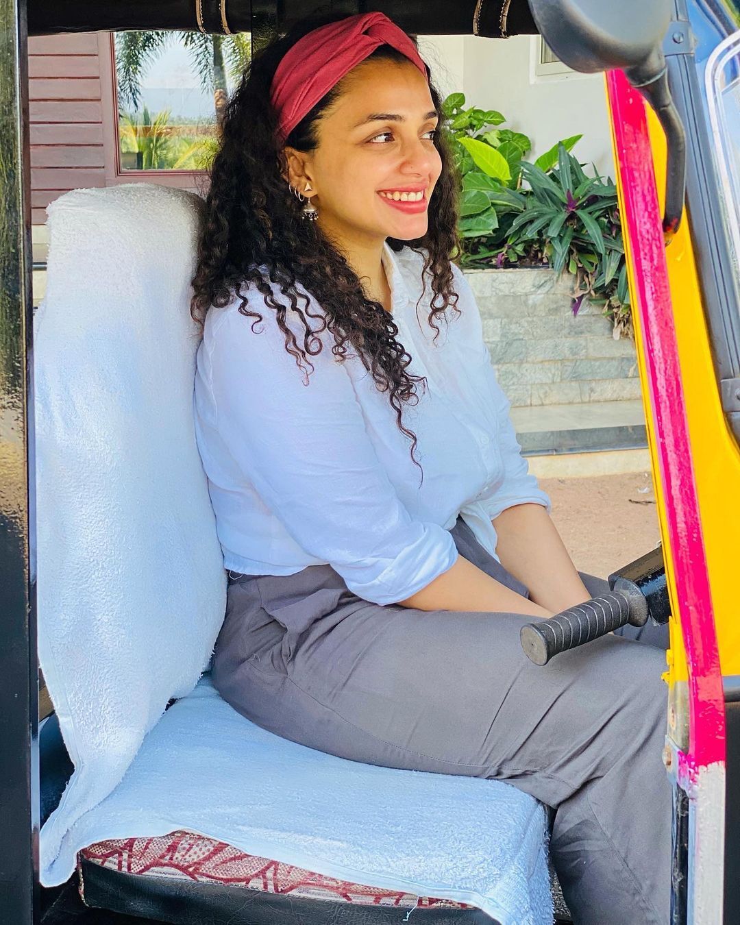 ഓട്ടോയില്‍ ഒരു കറക്കം ആയാലോ; പുതിയ ചിത്രങ്ങള്‍ പങ്കുവച്ച് ആന്‍ അഗസ്റ്റിന്‍