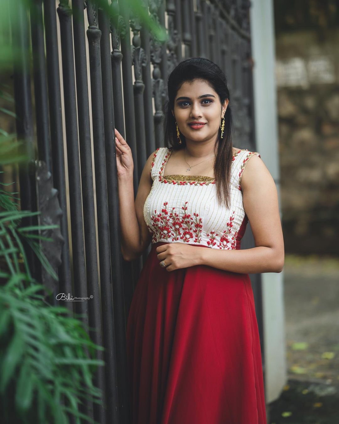 അലീന പടിക്കൽ സിമ്പിൾ ആണ്, ബട്ട് ബ്യൂട്ടിഫുൾ ടൂ... നടിയുടെ പുതിയ ചിത്രങ്ങൾ ഏറ്റെടുത്ത് ആരാധകർ