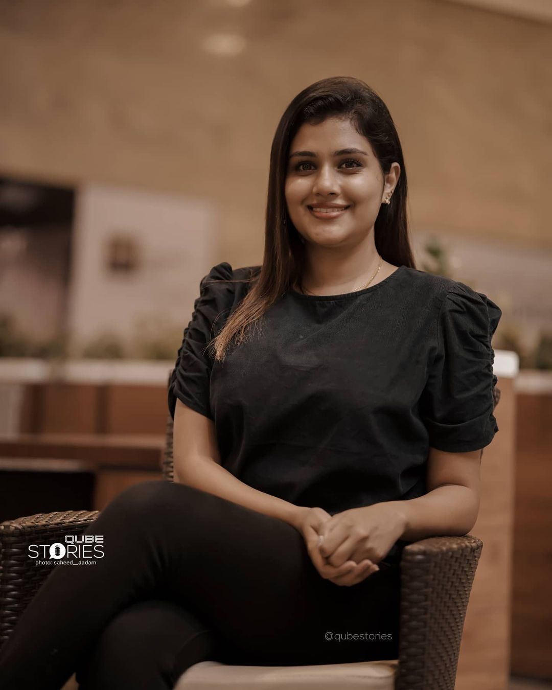 അലീന പടിക്കൽ സിമ്പിൾ ആണ്, ബട്ട് ബ്യൂട്ടിഫുൾ ടൂ... നടിയുടെ പുതിയ ചിത്രങ്ങൾ ഏറ്റെടുത്ത് ആരാധകർ