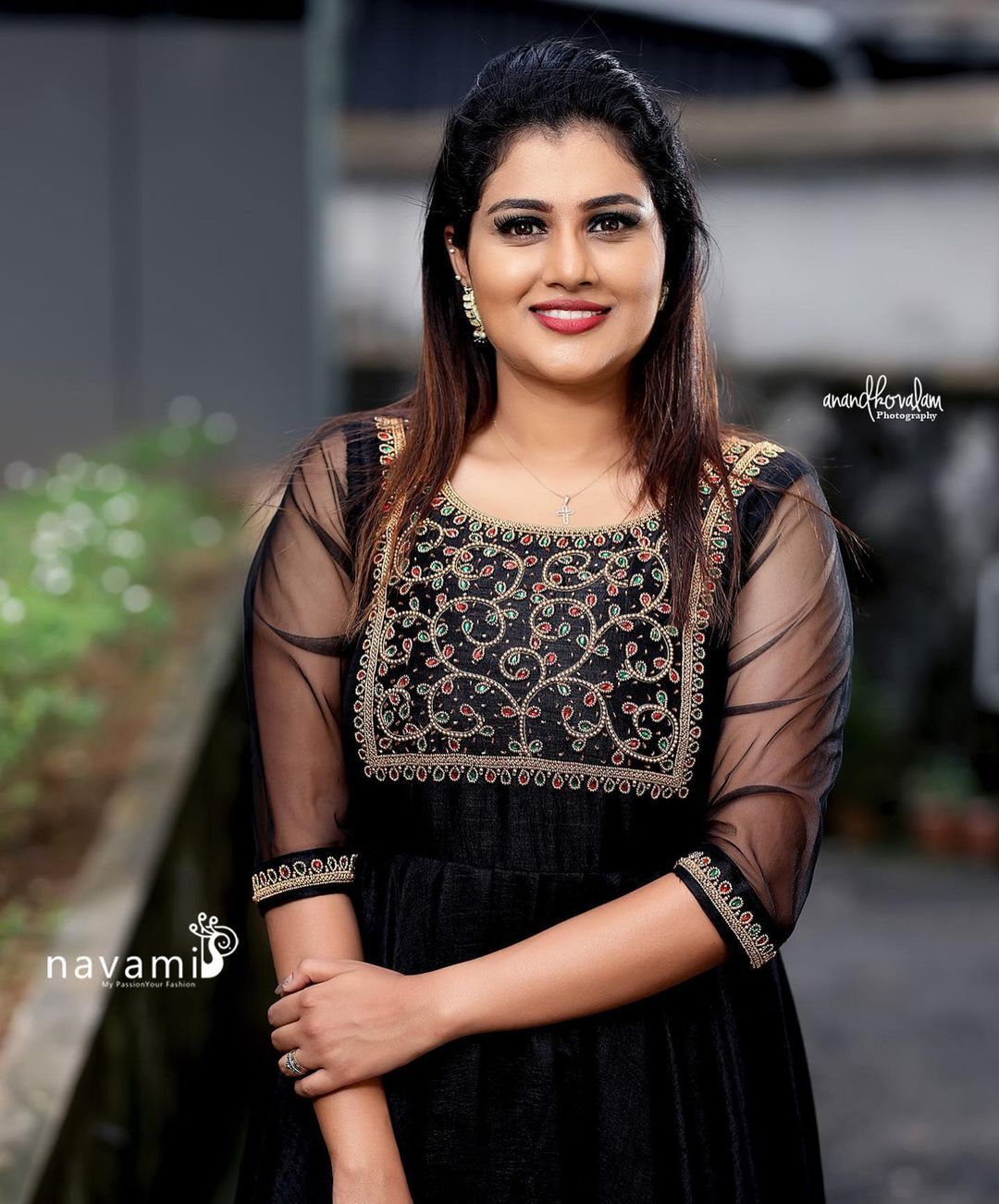 അലീന പടിക്കൽ സിമ്പിൾ ആണ്, ബട്ട് ബ്യൂട്ടിഫുൾ ടൂ... നടിയുടെ പുതിയ ചിത്രങ്ങൾ ഏറ്റെടുത്ത് ആരാധകർ