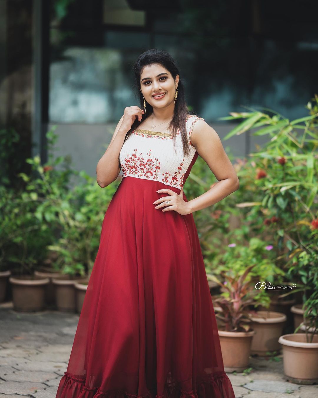 അലീന പടിക്കൽ സിമ്പിൾ ആണ്, ബട്ട് ബ്യൂട്ടിഫുൾ ടൂ... നടിയുടെ പുതിയ ചിത്രങ്ങൾ ഏറ്റെടുത്ത് ആരാധകർ