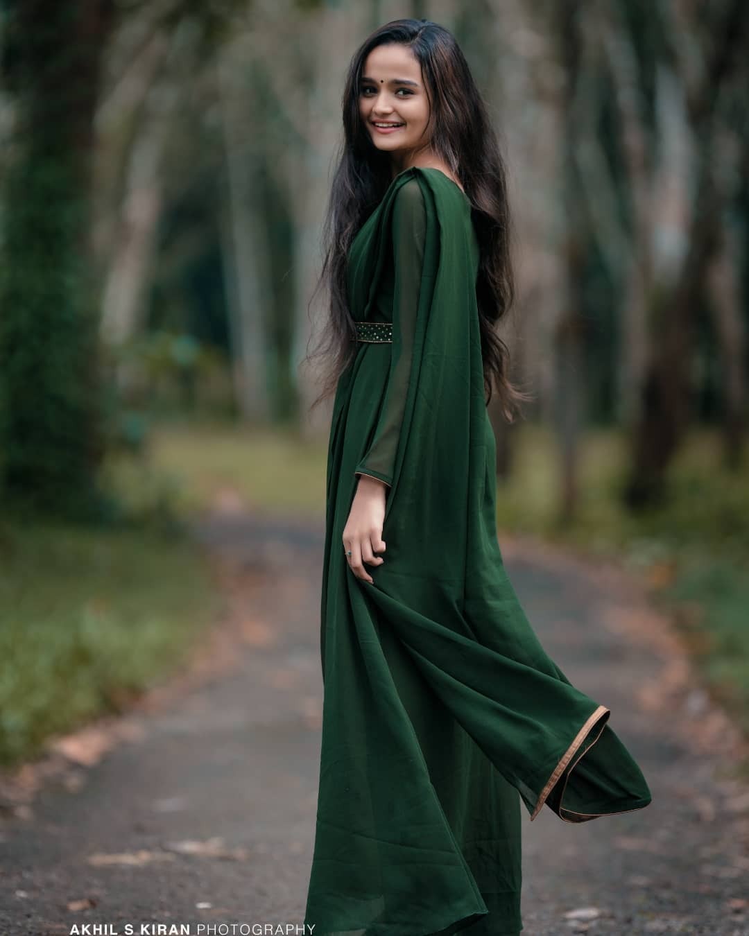 സിംപിൾ ലുക്കിൽ സ്റ്റൈലിഷായി മീനാക്ഷി അനൂപ്, കുട്ടി താരത്തിന്റെ പുതിയ ചിത്രങ്ങൾ കാണാം 