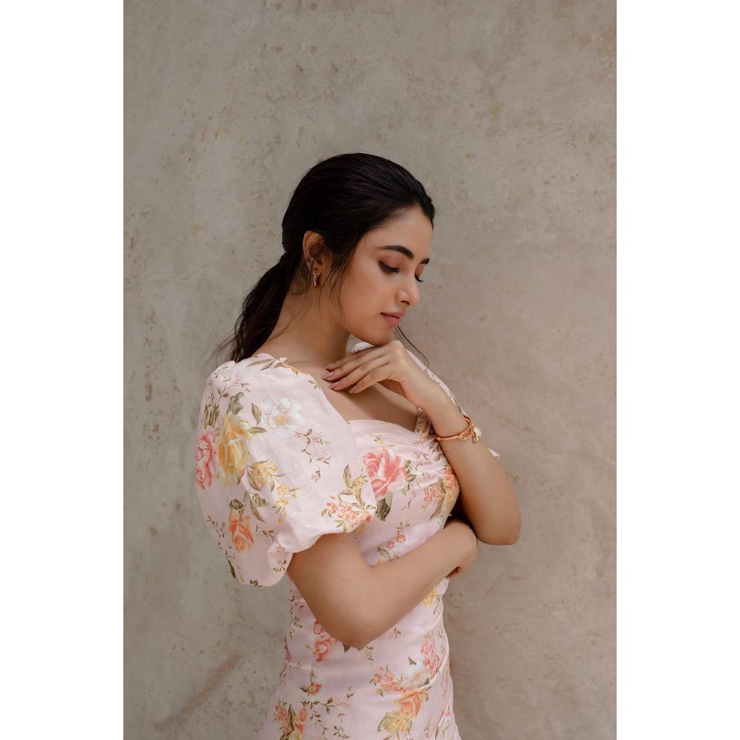 ക്യൂട്ട് ലുക്കില്‍ ആരാധകരെ ഞെട്ടിച്ച് പ്രിയങ്ക; വൈറല്‍ ഫോട്ടോഷൂട്ട് ഏറ്റെടുത്ത് സോഷ്യല്‍ മീഡിയ