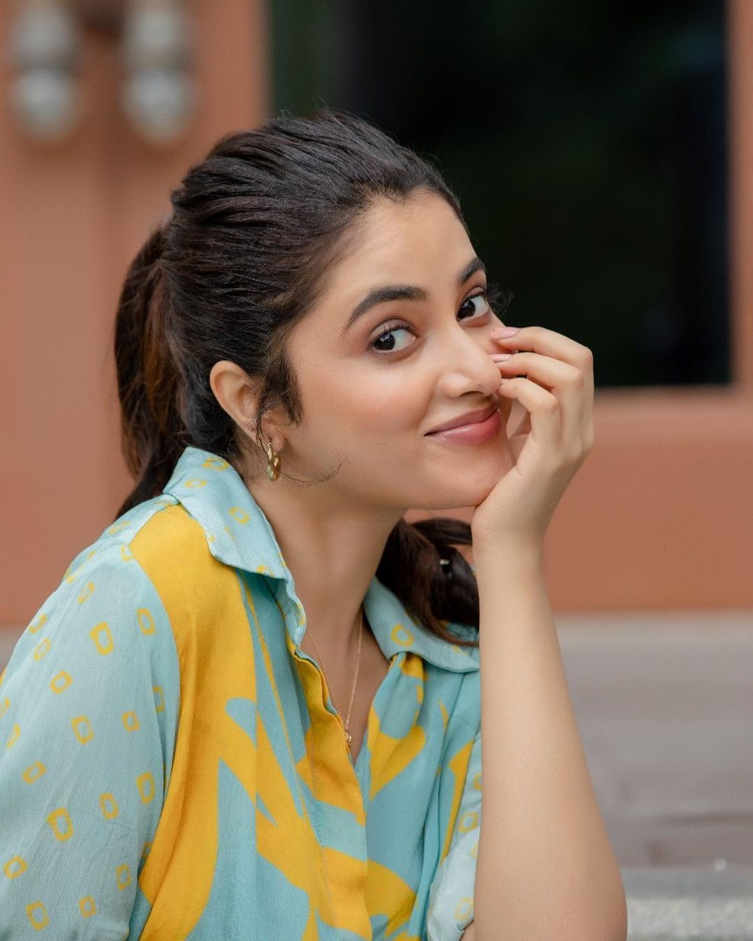 ക്യൂട്ട് ലുക്കില്‍ ആരാധകരെ ഞെട്ടിച്ച് പ്രിയങ്ക; വൈറല്‍ ഫോട്ടോഷൂട്ട് ഏറ്റെടുത്ത് സോഷ്യല്‍ മീഡിയ