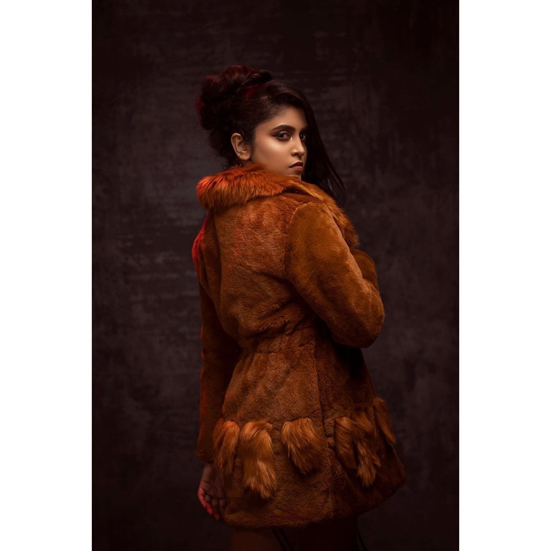 ഞെട്ടിക്കുന്ന ഫോട്ടോഷൂട്ടുമായി രസ്‌ന പവിത്രന്‍; ഒരു രക്ഷയുമില്ലെന്ന് ആരാധകര്‍