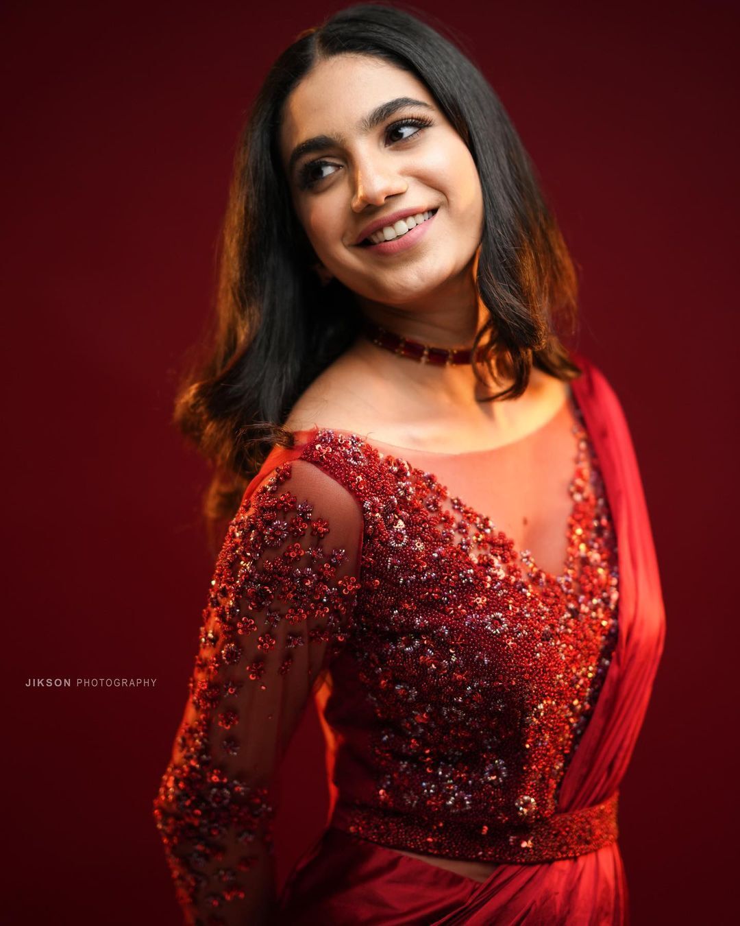'ഹോമി'ലെ ദീപ തോമസ് വേറെ ലെവലാണ്..നടിയുടെ സ്റ്റൈലിഷ് ലുക്ക് വൈറൽ | Home ...