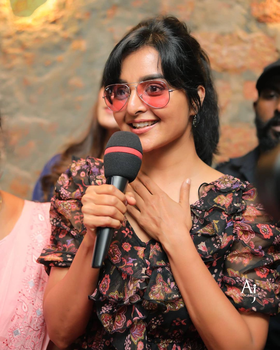 പ്രായം അന്നന്ന് കുറയുകയാണോ; മഞ്ജുവിന്റെ പുതിയ ഫോട്ടോഷൂട്ട് സോഷ്യല്‍ മീഡിയയില്‍ ട്രെന്‍ഡിംഗ്