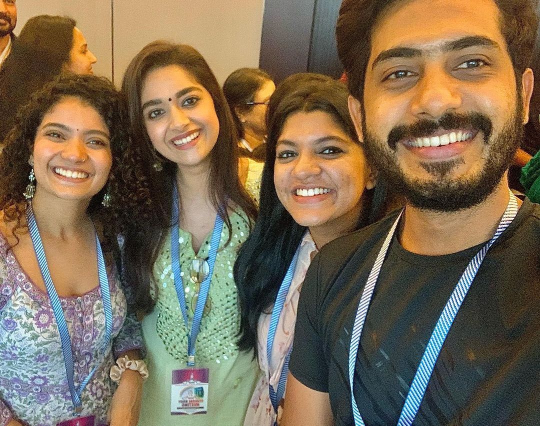 വർഷങ്ങൾക്ക് ശേഷം അമ്മ യോഗത്തിനെത്തി മഞ്ജു വാര്യർ, സൂപ്പർ കൂൾ ലുക്ക്, ചിത്രങ്ങൾ കാണാം