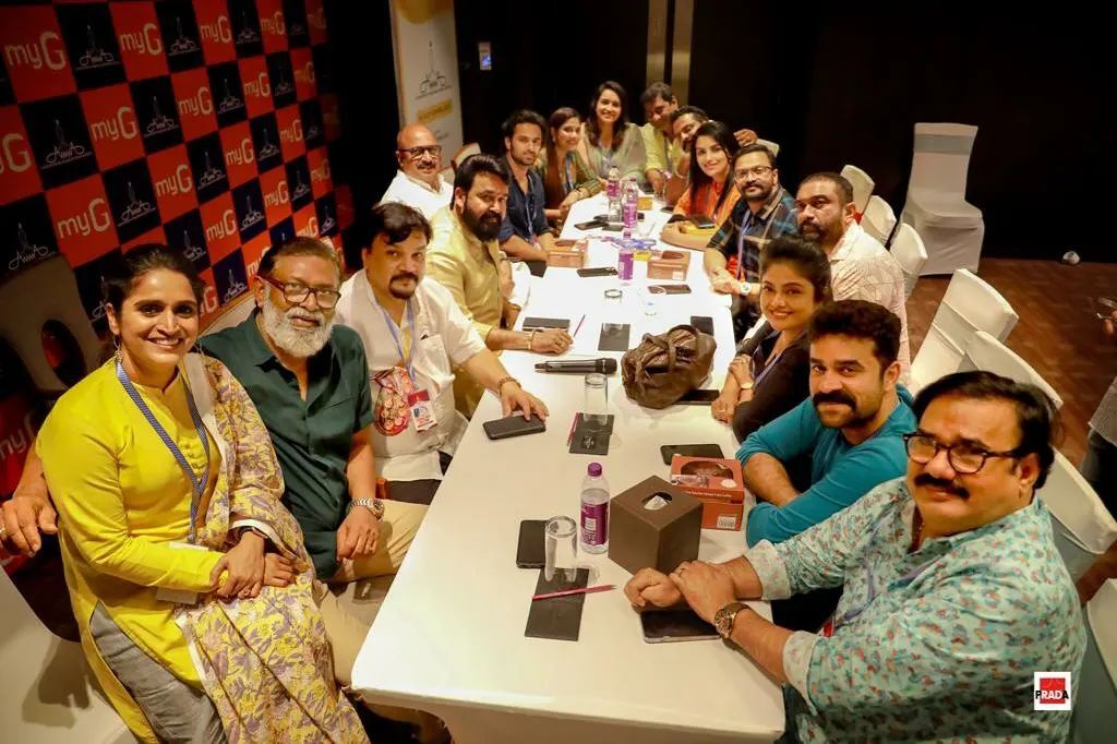 വർഷങ്ങൾക്ക് ശേഷം അമ്മ യോഗത്തിനെത്തി മഞ്ജു വാര്യർ, സൂപ്പർ കൂൾ ലുക്ക്, ചിത്രങ്ങൾ കാണാം