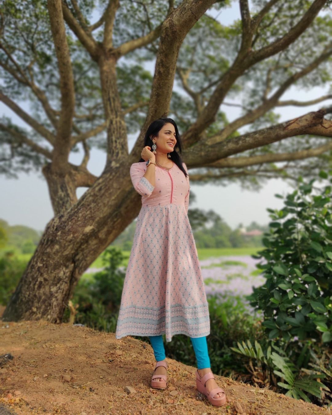 അതീവ സുന്ദരിയായി അതിഥി രവി; പുതിയ ലുക്ക് അടിപൊളിയാണെന്ന് ആരാധകര് ...