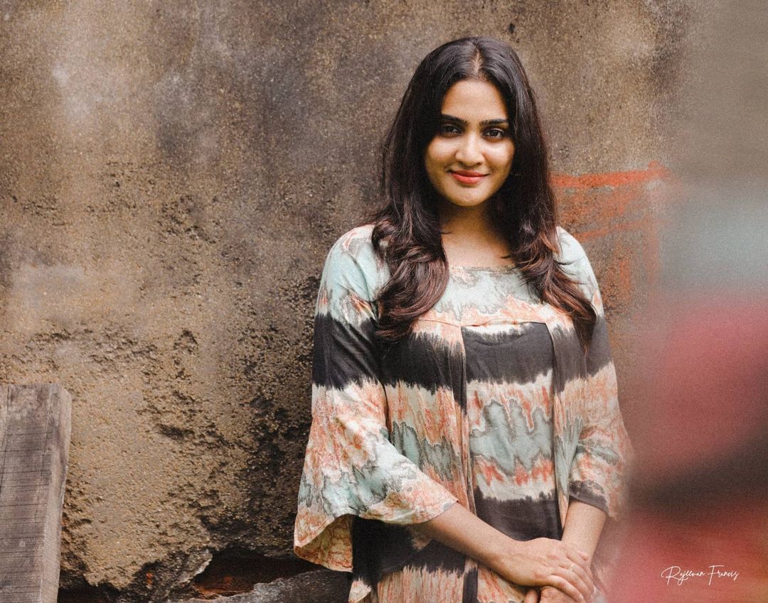 സൂപ്പര്‍ ലുക്കില്‍ അതിഥി രവി; പുതിയ ഫോട്ടോഷൂട്ട് ഏറ്റെടുത്ത് ആരാധകര് ...