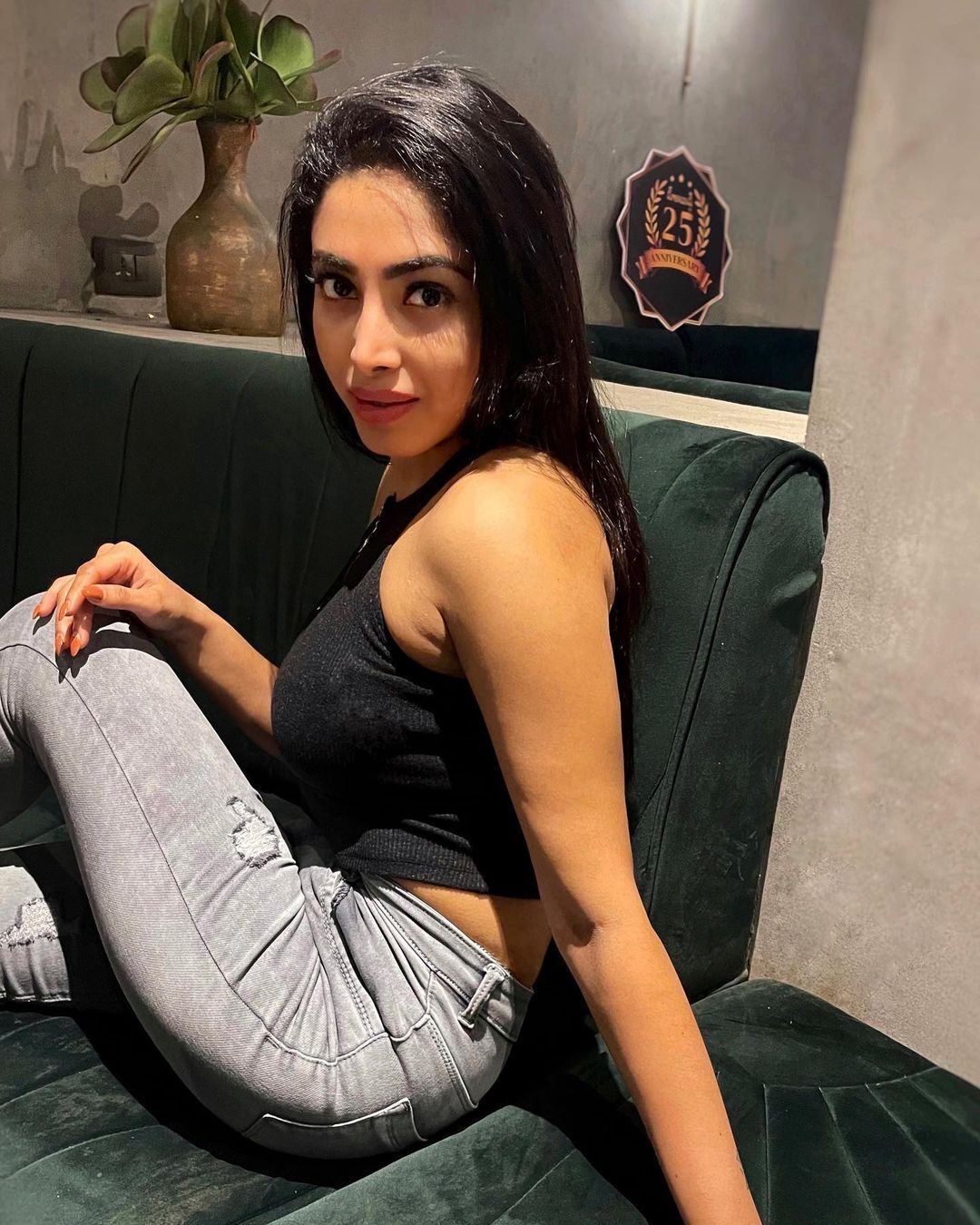 ബെട്ടിയിട്ട ബായതണ്ട് പോലെ കിടക്കണ കിടപ്പ് കണ്ടാ എളാപ്പാ; അമേയയുടെ ഫോട്ടോഷൂട്ട് ഏറ്റെടുത്ത് ആരാധകര്‍