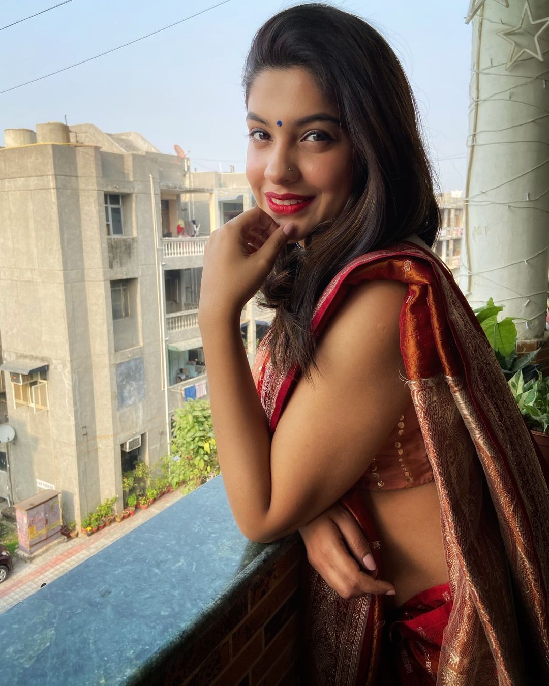 സാരിയില്‍ കിടുക്കി അർച്ചന കവി: പുത്തന്‍ ചിത്രങ്ങള്‍ ഏറ്റെടുത്ത് ആരാധകര്‍