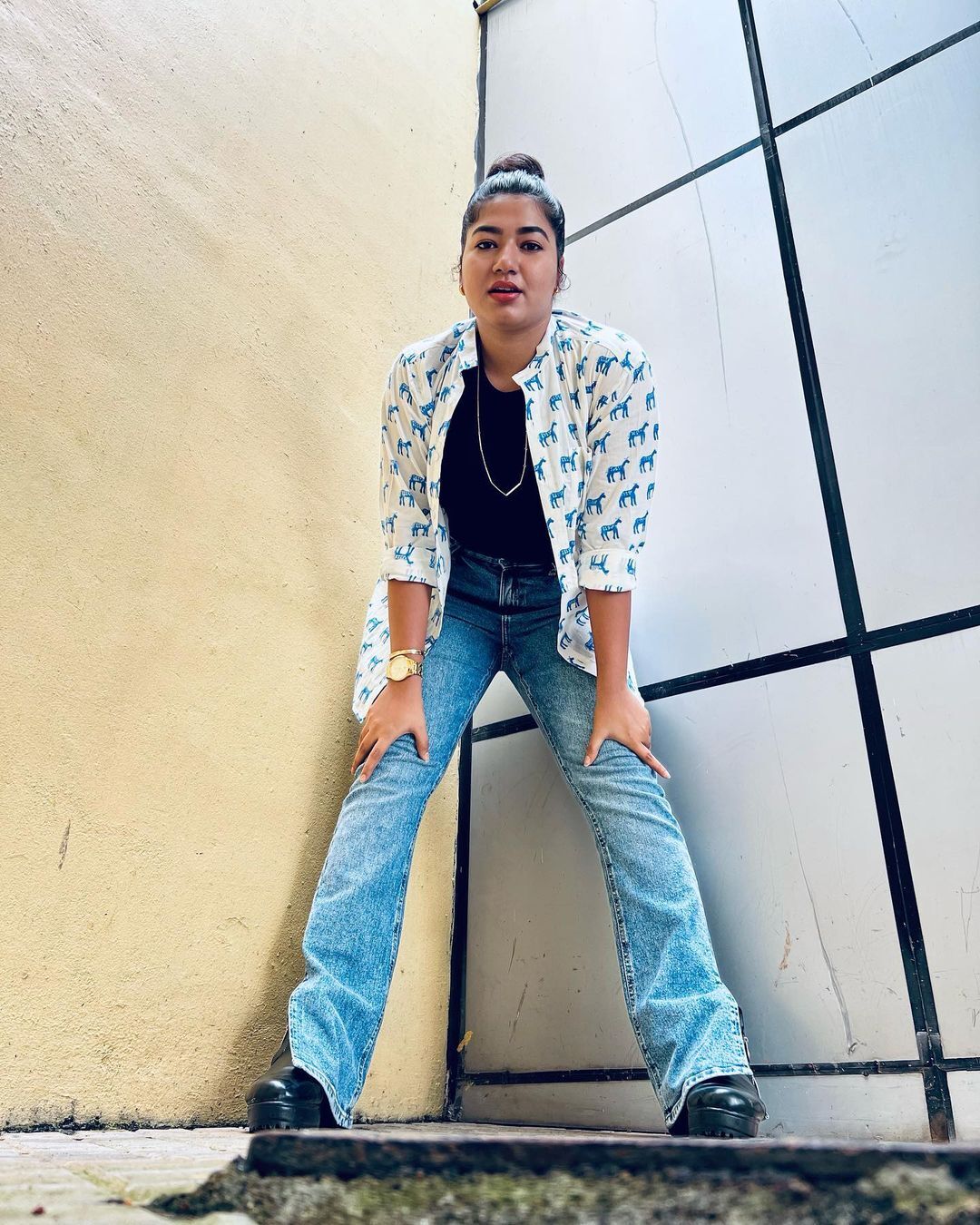 ഷോട്ട് ഹെയര്‍ ലുക്കില്‍ ഗ്രേസ് ആന്റണി; പുതിയ മേക്കോവര്‍ പൊളിച്ചെന്ന് ആരാധകര്‍