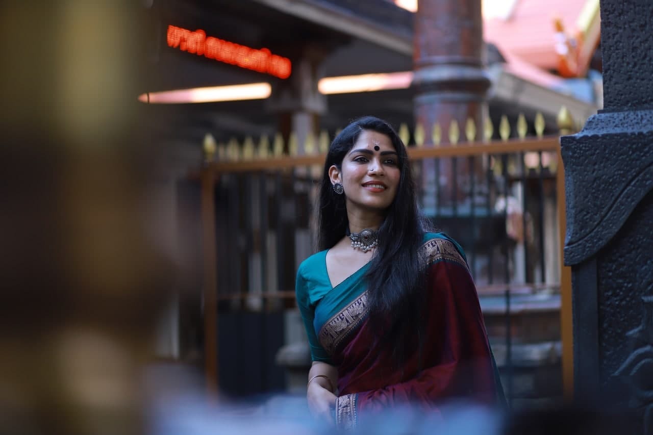 സാരിയില്‍ തിളങ്ങി സ്വാസിക; ലുക്കായിട്ടുണ്ടെന്ന് ആരാധകര്‍