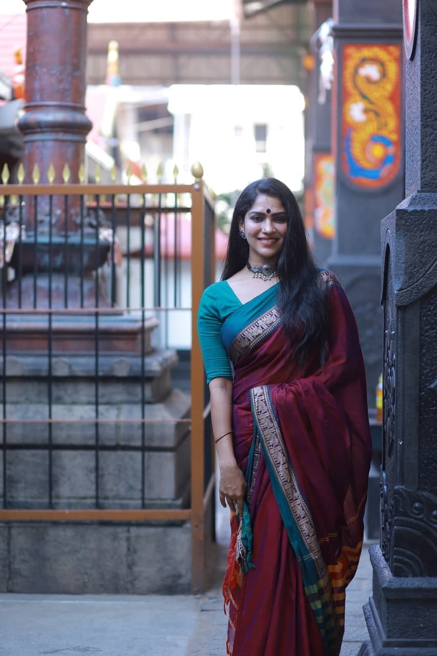 സാരിയില്‍ തിളങ്ങി സ്വാസിക; ലുക്കായിട്ടുണ്ടെന്ന് ആരാധകര്‍