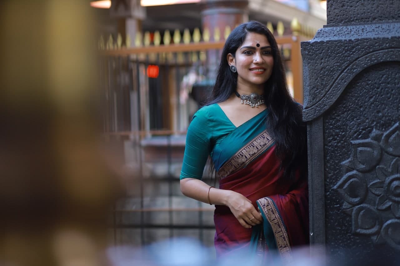 സാരിയില്‍ തിളങ്ങി സ്വാസിക; ലുക്കായിട്ടുണ്ടെന്ന് ആരാധകര്‍