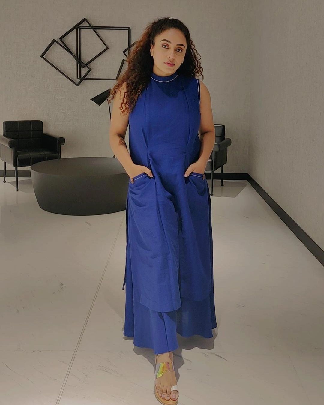 സിമ്പിള്‍ ആന്‍ഡ് കൂള്‍ ലുക്കില്‍ പേളി മാണി; എന്തൊരു അഴകാണെന്ന് ആരാധകര്‍