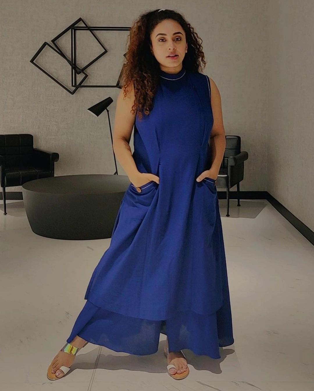 സിമ്പിള്‍ ആന്‍ഡ് കൂള്‍ ലുക്കില്‍ പേളി മാണി; എന്തൊരു അഴകാണെന്ന് ആരാധകര്‍