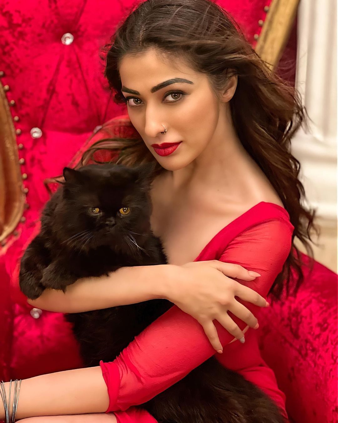 കറുപ്പില്‍ തിളങ്ങി റായ് ലക്ഷ്മി, പുതിയ ഫോട്ടോഷൂട്ട് ഏറ്റെടുത്ത് സോഷ്യല്‍ മീഡിയ