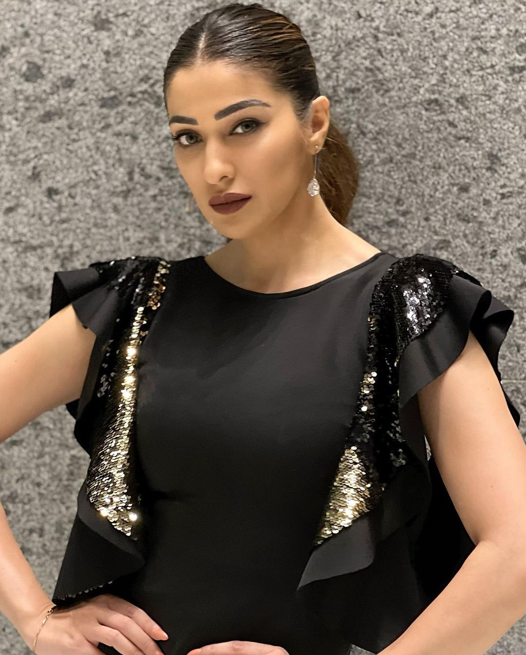 കറുപ്പില്‍ തിളങ്ങി റായ് ലക്ഷ്മി, പുതിയ ഫോട്ടോഷൂട്ട് ഏറ്റെടുത്ത് സോഷ്യല്‍ മീഡിയ