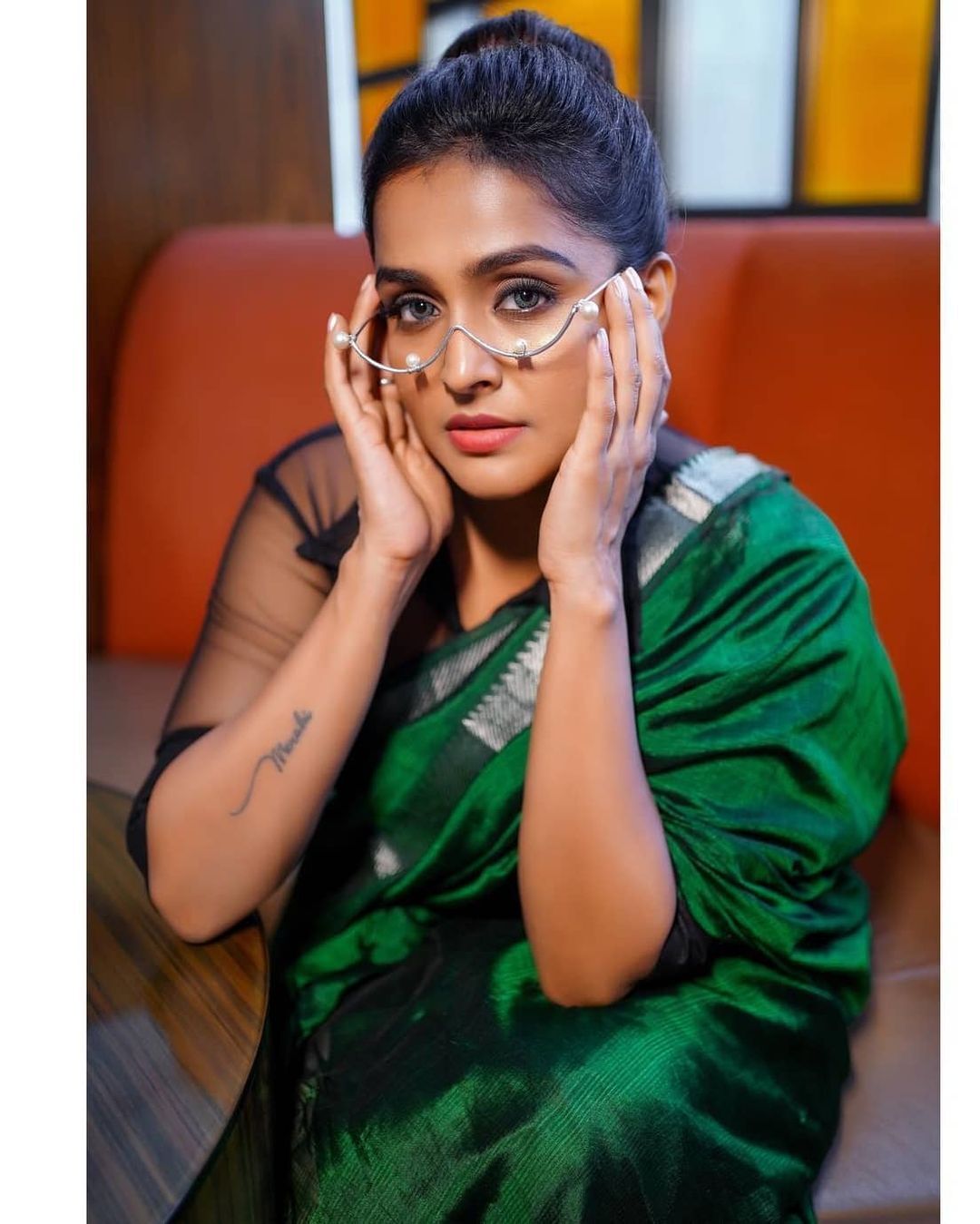 കിടിലന്‍ മേക്കോവറില്‍ രമ്യ നമ്പീശന്‍; ഫോട്ടോഷൂട്ട് പൊളിച്ചെന്ന് സോഷ്യല്‍ മീഡിയ