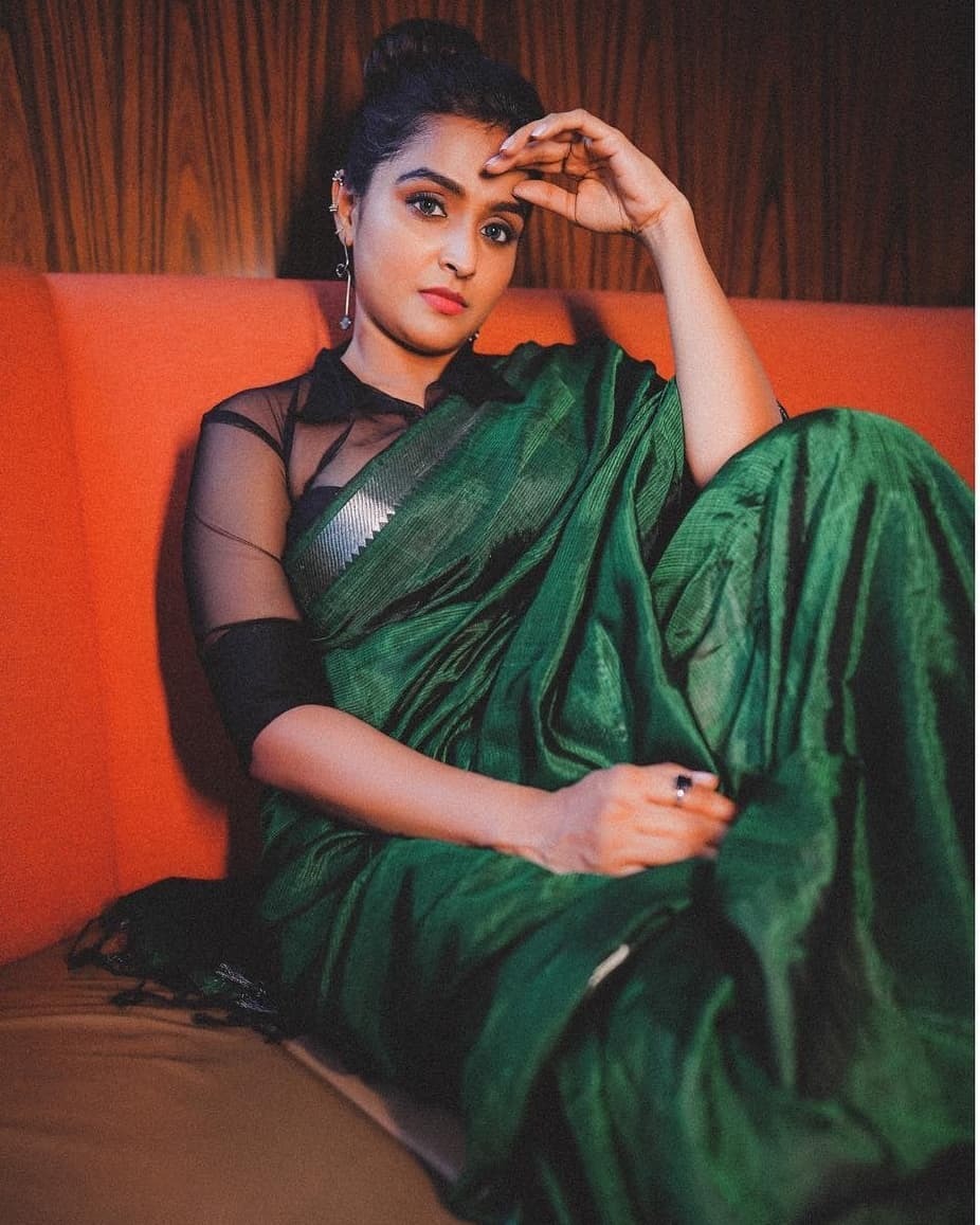 കിടിലന്‍ മേക്കോവറില്‍ രമ്യ നമ്പീശന്‍; ഫോട്ടോഷൂട്ട് പൊളിച്ചെന്ന് സോഷ്യല്‍ മീഡിയ