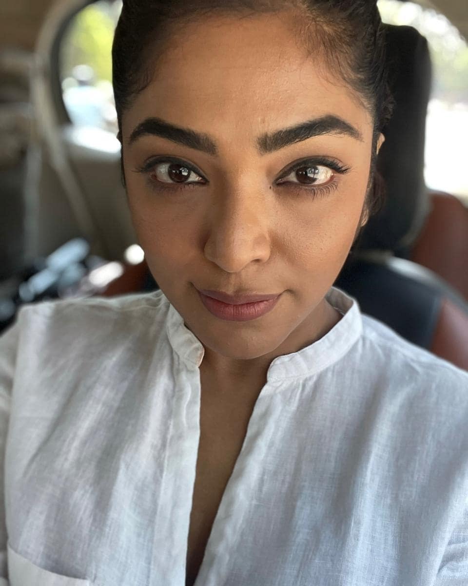 കറുപ്പിൽ ഹെവി ലുക്കിൽ റിമ, ചിത്രങ്ങൾ കാണാം