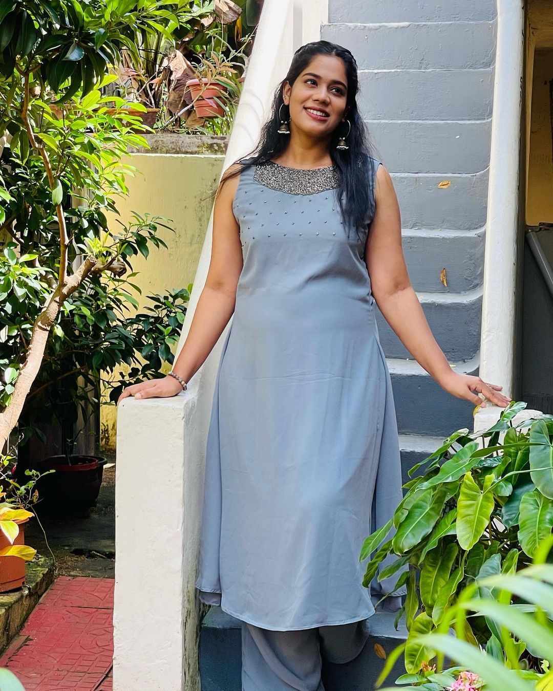 ചുവപ്പഴകില്‍ അതീവ സുന്ദരിയായി ആതിര മാധവ്; ഫോട്ടോഷൂട്ട് സോഷ്യല്‍ മീഡിയയില്‍ വൈറല്‍