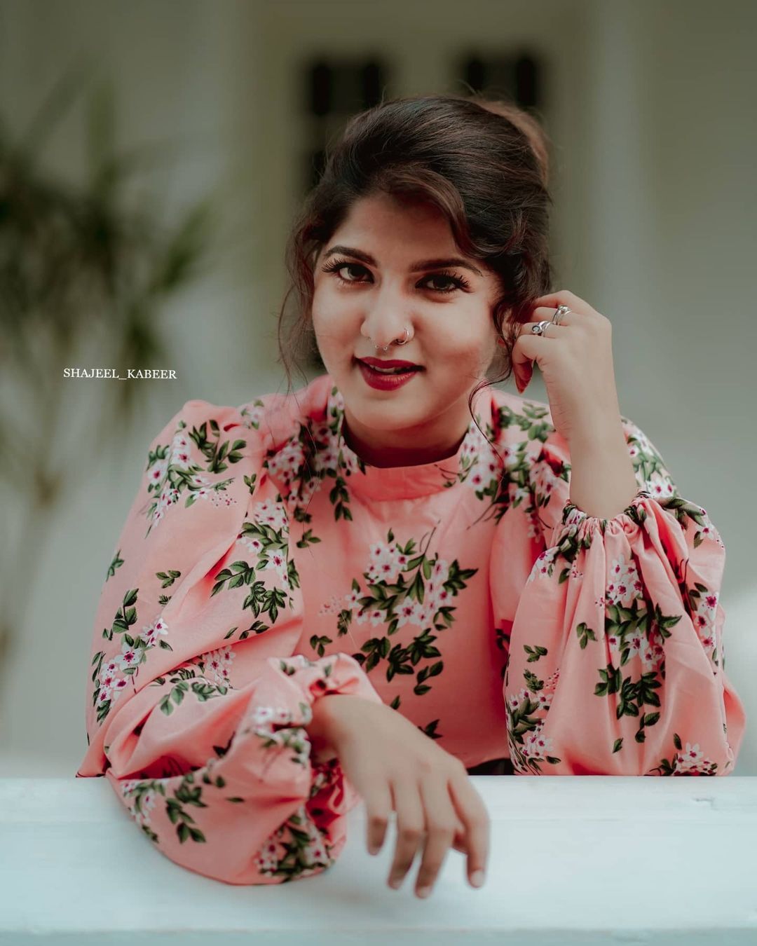 നുണക്കുഴിയില്‍ വിരല്‍ വെച്ച് അശ്വതി, കാണാന്‍ തന്നെ എന്തൊരഴക്, വൈറലായി ചിത്രങ്ങള്‍