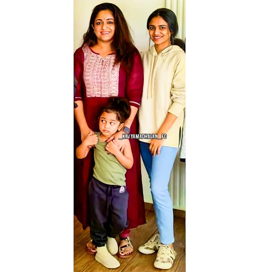 കാവ്യയേക്കാള്‍ വളർന്നോ മീനാക്ഷി: വൈറലായി പുതിയ ചിത്രം, കൂടെ  കുഞ്ഞ് മഹാലക്ഷ്മിയും