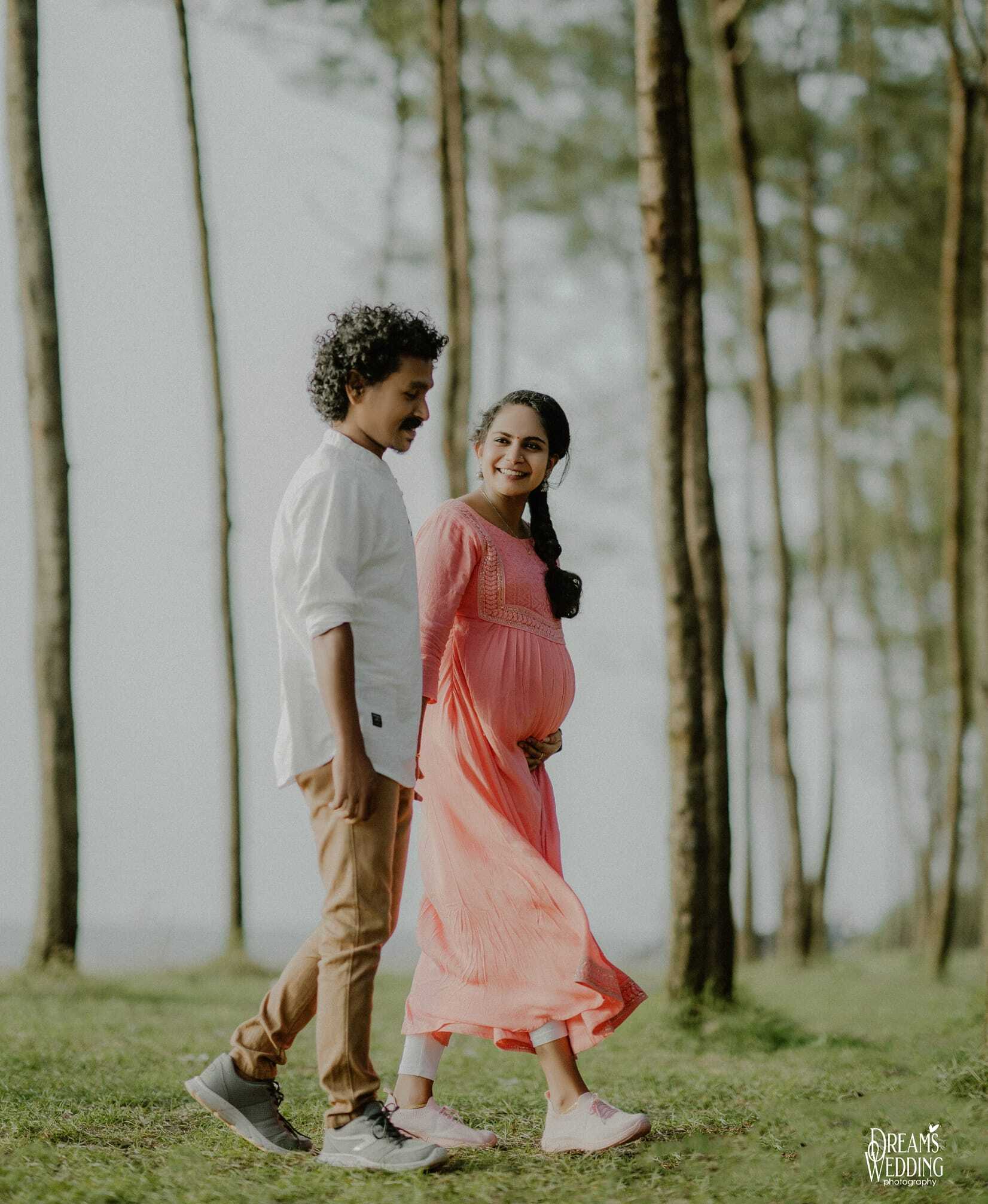 നടന്‍ വിജിലേഷിന്റെ കുടുംബത്തിലേക്ക് പുതിയ അതിഥി; അച്ഛനായ സന്തോഷം പങ്കിട്ട് താരം