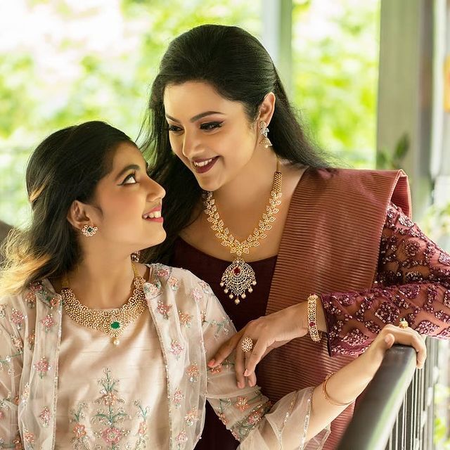 പുതുവര്‍ഷത്തില്‍ നടി മീനയെ തേടി വന്ന അതിഥി ചില്ലറക്കാരനല്ല; പറപ്പിക്കുമെന്ന് തുറന്ന് പറഞ്ഞ് നടി