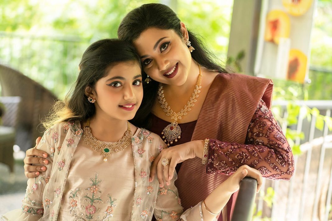 പുതുവര്‍ഷത്തില്‍ നടി മീനയെ തേടി വന്ന അതിഥി ചില്ലറക്കാരനല്ല; പറപ്പിക്കുമെന്ന് തുറന്ന് പറഞ്ഞ് നടി