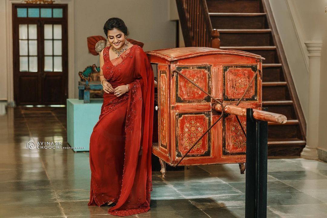 വെറൈറ്റി ലുക്കില്‍ രമ്യ നമ്പീശന്‍: ചിത്രങ്ങള്‍ ഏറ്റെടുത്ത് ആരാധകർ