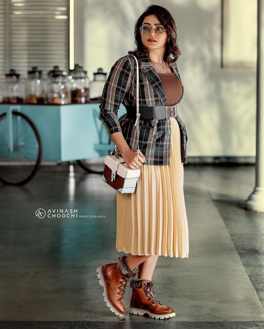 വെറൈറ്റി ലുക്കില്‍ രമ്യ നമ്പീശന്‍: ചിത്രങ്ങള്‍ ഏറ്റെടുത്ത് ആരാധകർ