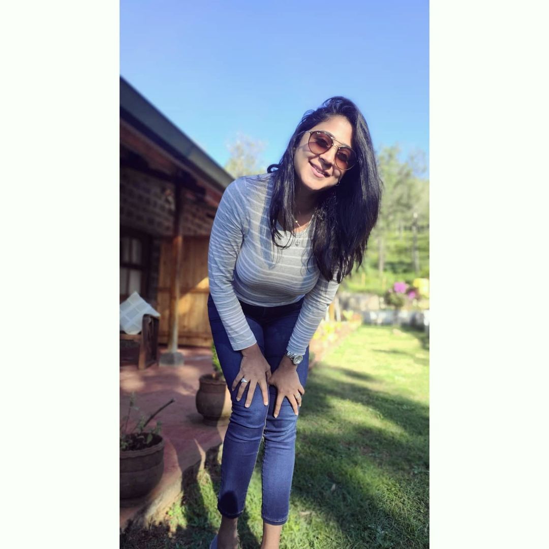 ബ്രോ ഡാഡി ലുക്കില്‍ നടി കനിഹ: ചിത്രം ഏറ്റെടുത്ത് ആരാധകർ