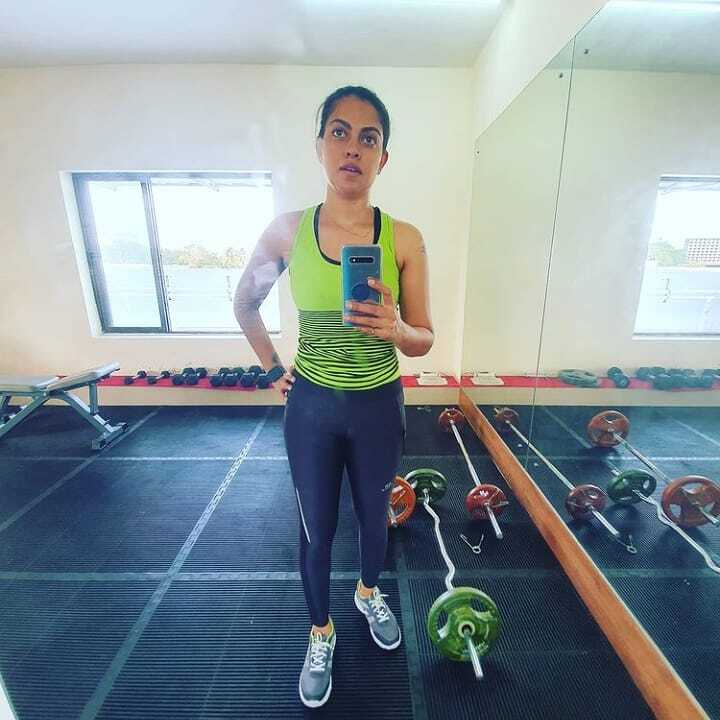 ഇടിച്ചിടുമോ അനുശ്രീ: വർക്ക് ഔട്ട് ചിത്രങ്ങളുമായി താരം, ഏറ്റെടുത്ത് ആരാധകർ