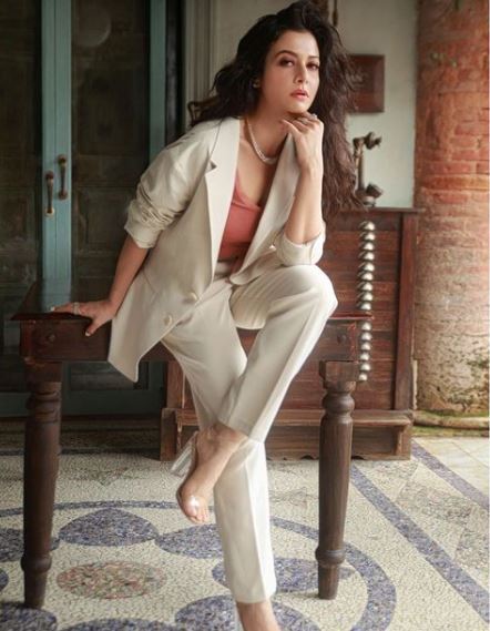 হটলুকে কোয়েল মল্লিক, পুরনো আবরণ ছেড়ে অভিনেত্রীর নতুন অবতারে কুপোকাৎ নেট দুনিয়া