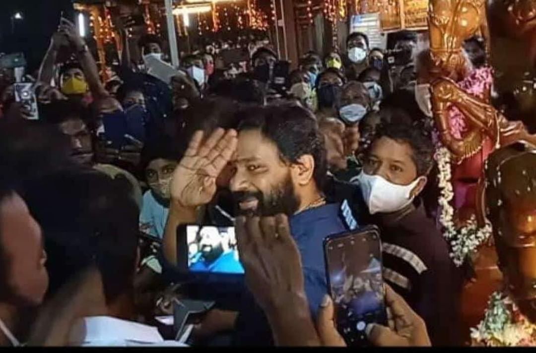  നടിയെ ആക്രമിച്ച കേസ് സജീവമാകുന്നതിനിടെ തൈപ്പൂയ ഉത്സവത്തിനെത്തി നടൻ  ദിലീപ്-ചിത്രങ്ങൾ