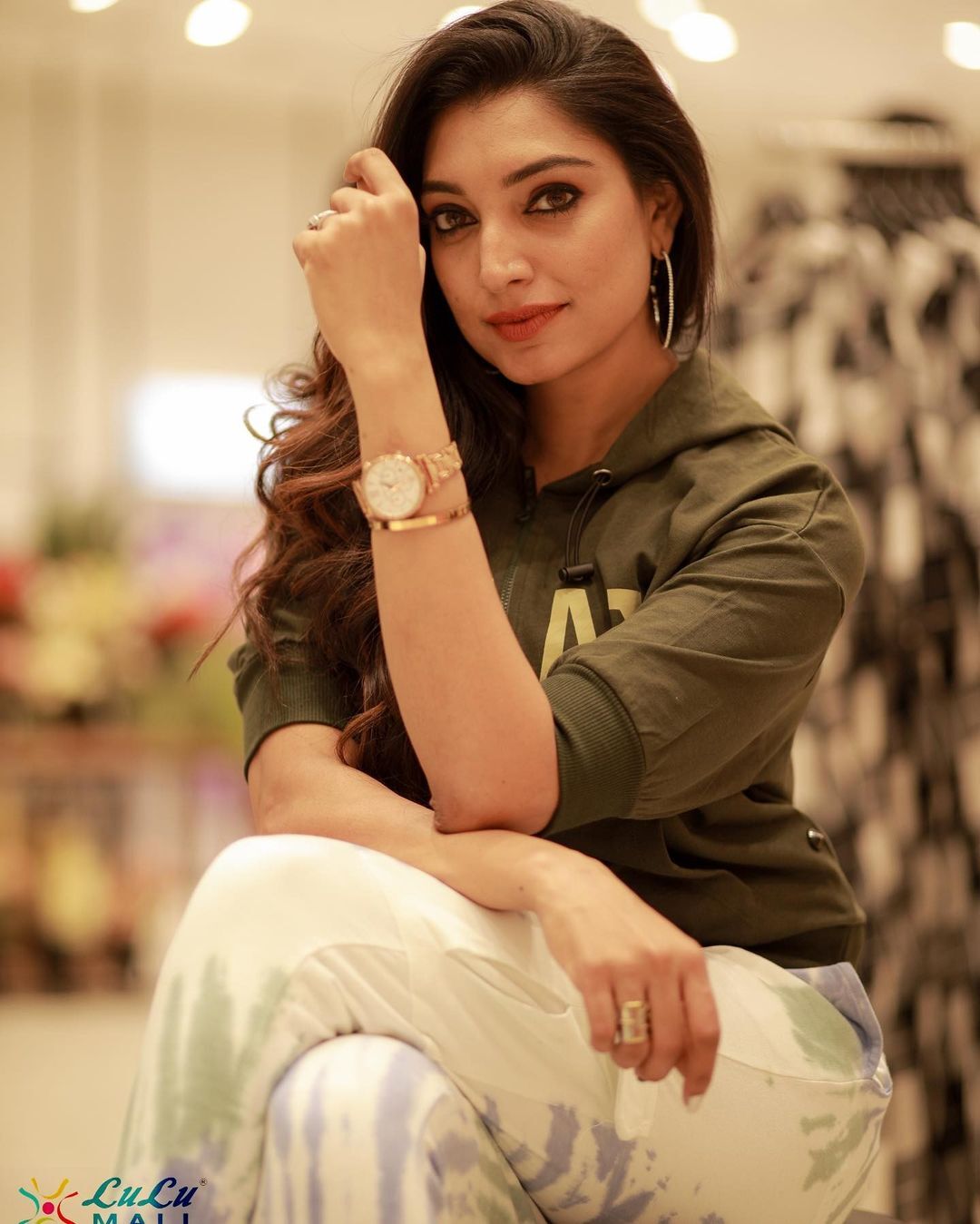 ഇതെന്താണ് റിതൂ ഷോപ്പിങ് കോംപ്ലക്സില്‍ റാംപ് വാക്കോ: റിതുമന്ത്രിയുടെ പുതിയ ചിത്രങ്ങള്‍ വൈറല്‍