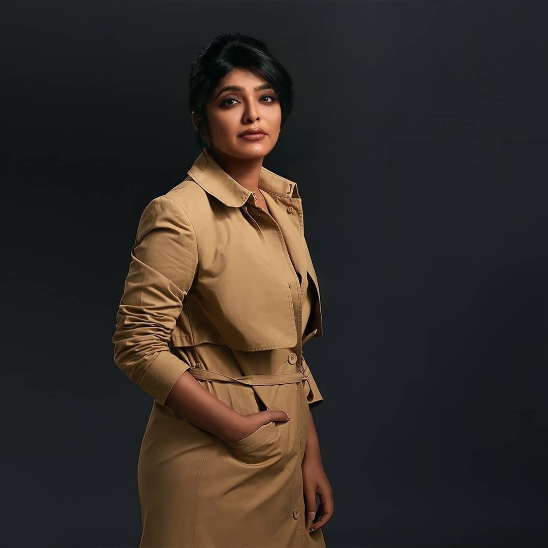  'സാഹചര്യങ്ങൾ കഠിനമാകുമ്പോൾ തല ഉയർത്തിപിടിച്ച് തന്നെ നിൽക്കണം'..ചർച്ചയായി റിമ കല്ലിങ്കലിൻറെ ഫോട്ടോകൾ