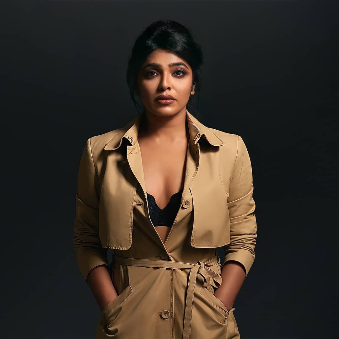  'സാഹചര്യങ്ങൾ കഠിനമാകുമ്പോൾ തല ഉയർത്തിപിടിച്ച് തന്നെ നിൽക്കണം'..ചർച്ചയായി റിമ കല്ലിങ്കലിൻറെ ഫോട്ടോകൾ