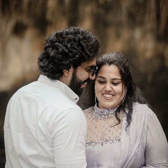 നടന്‍ അനൂപ് കൃഷ്ണന്‍ വിവാഹിതനായി; താലികെട്ട് ഗുരുവായൂരില്‍... ചിത്രങ്ങള്‍ കാണാം